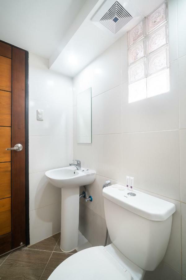 Oyo 199 Solange Apartelle Davao City 외부 사진